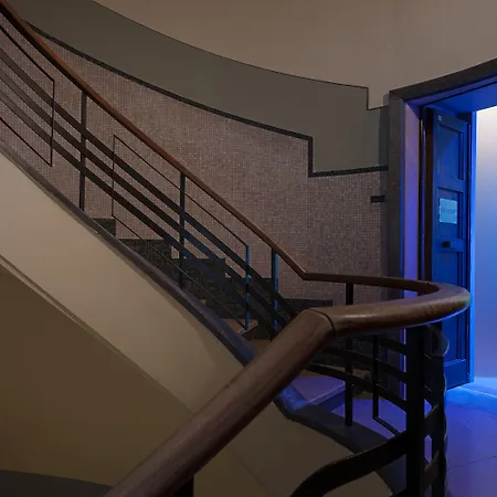 Air - Adults Only 4*