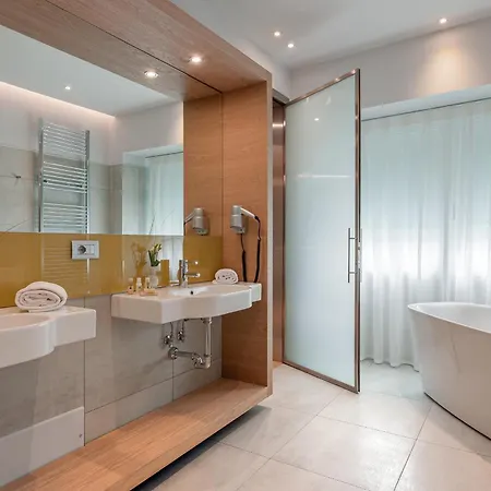 Air - Adults Only 4*