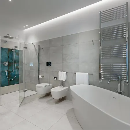 Air - Adults Only 4* Верона